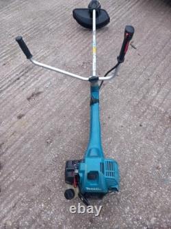 Makita Em4351uh Petrol Strimmer. Strimmer Head Fitted 4 Stroke