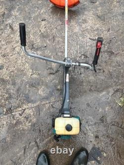 Coupe-bordures Makita RBC4211