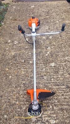 Coupe-bordures à essence Stihl FS 411C année 2023