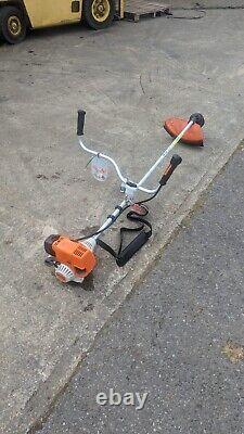 Débroussailleuse coupe-bordure à corne de vache Stihl FS90 avec harnais de débroussaillage