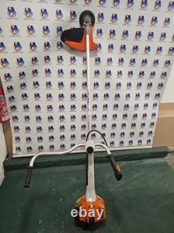 Débroussailleuse thermique Stihl FS 410 C avec tête à avance par frappe et protecteur de coupe M