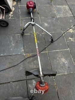 Honda UMK425E Débroussailleuse à essence Scie à défricher 4 temps