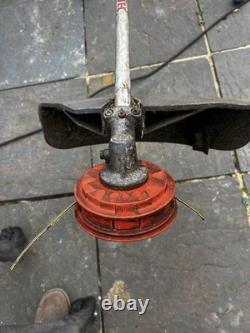 Honda UMK425E Débroussailleuse à essence Scie à défricher 4 temps