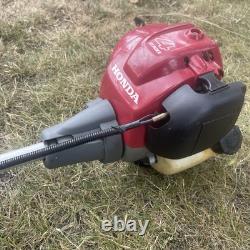 Honda UMK 425E Débroussailleuse à moteur 4 temps essence avec accessoires. Légèrement utilisée.