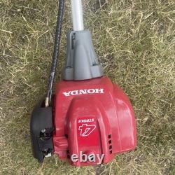 Honda UMK 425E Débroussailleuse à moteur 4 temps essence avec accessoires. Légèrement utilisée.