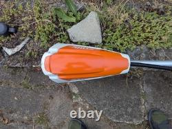 STIHL FSA 130 Débroussailleuse sans fil, corps seul, en état de marche. 1 des 2 unités