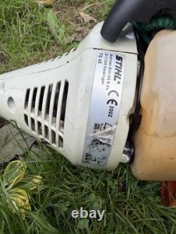 STIHL FS 45 Débroussailleuse thermique à manche courbé démarre et fonctionne parfaitement
