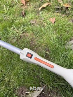 STIHL FS 45 Débroussailleuse thermique à manche courbé démarre et fonctionne parfaitement