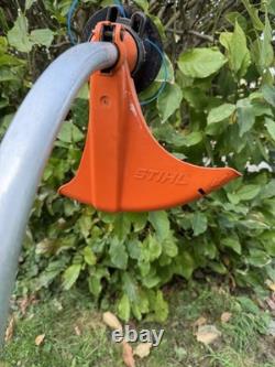 STIHL FS 45 Débroussailleuse thermique à manche courbé démarre et fonctionne parfaitement