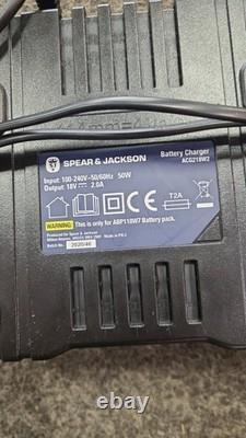 Spear & Jackson S366CBC Taille-bordures et brosse 2-en-1 avec 2× batteries et chargeur