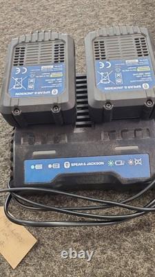 Spear & Jackson S366CBC Taille-bordures et brosse 2-en-1 avec 2× batteries et chargeur