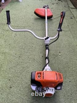 Stihl FS 131 Coupe-bordures à essence Faucheuse FS131