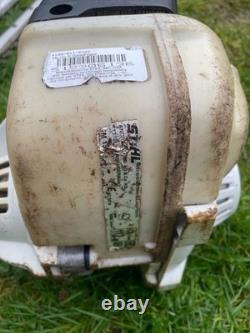 Stihl KM131R Kombi, taille-haie, débroussailleuse, sécateur et extension en carbone de 1m