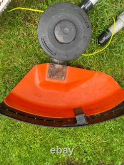 Stihl KM131R Kombi, taille-haie, débroussailleuse, sécateur et extension en carbone de 1m
